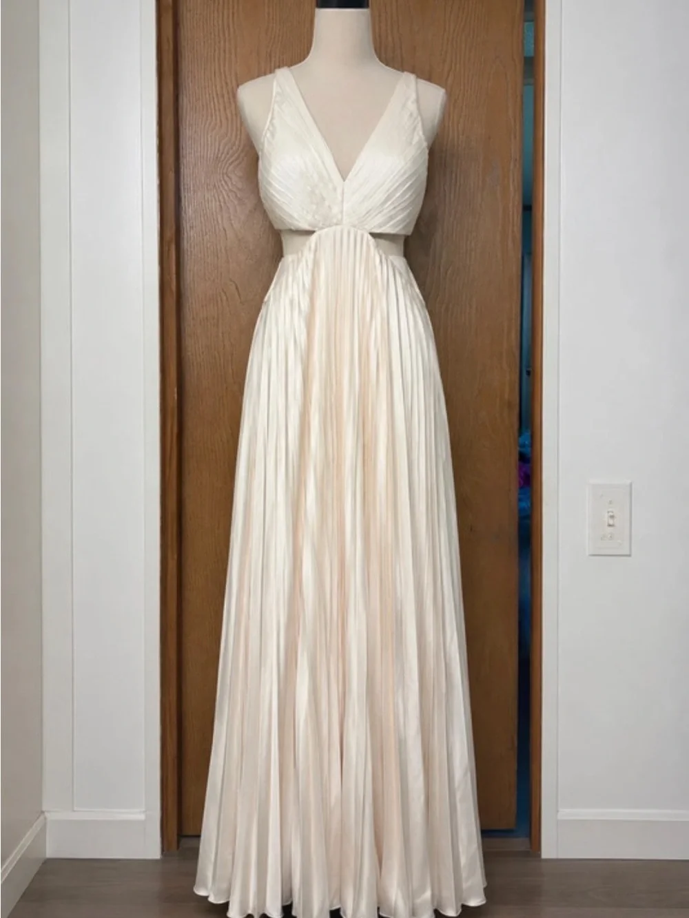 Abercrombie & Fitch Cream Pleated V-Neck Maxi Gown “I do” dress